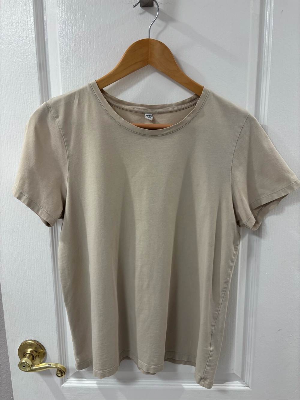 Uniqlo Beige Crew Neck Short Sleeve Tee Cotton